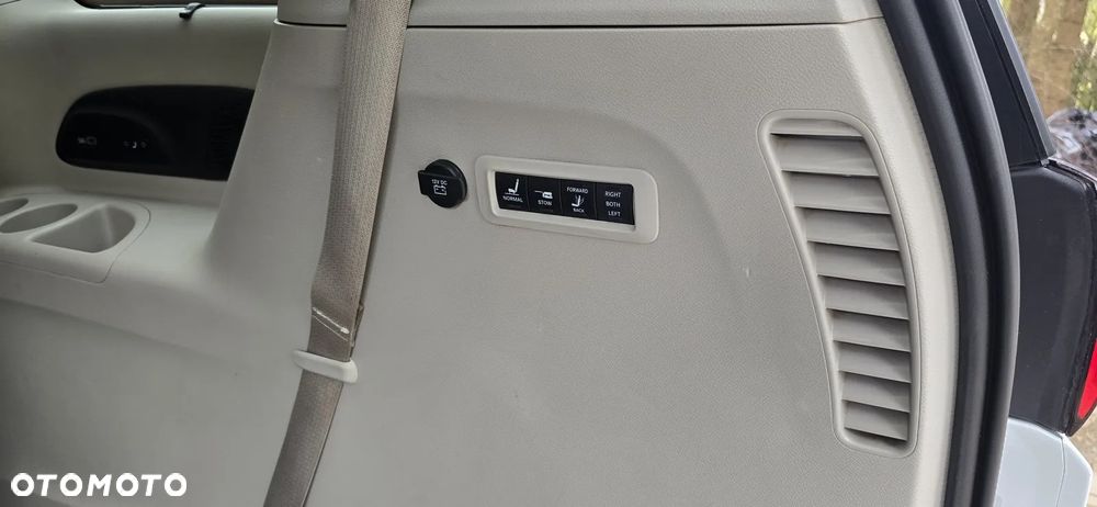 Chrysler Pacifica - 31