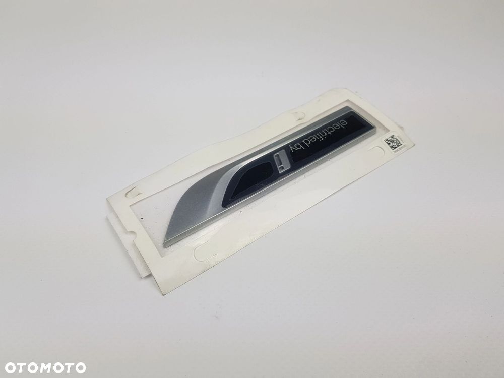 NOWY ORYGINALNY Emblemat Znaczek (electrified by i) BMW G30 G31 G38 5A2E912 - 3