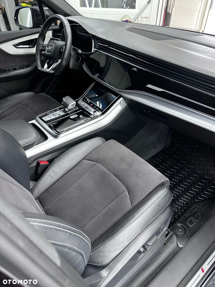 Audi Q7 - 12
