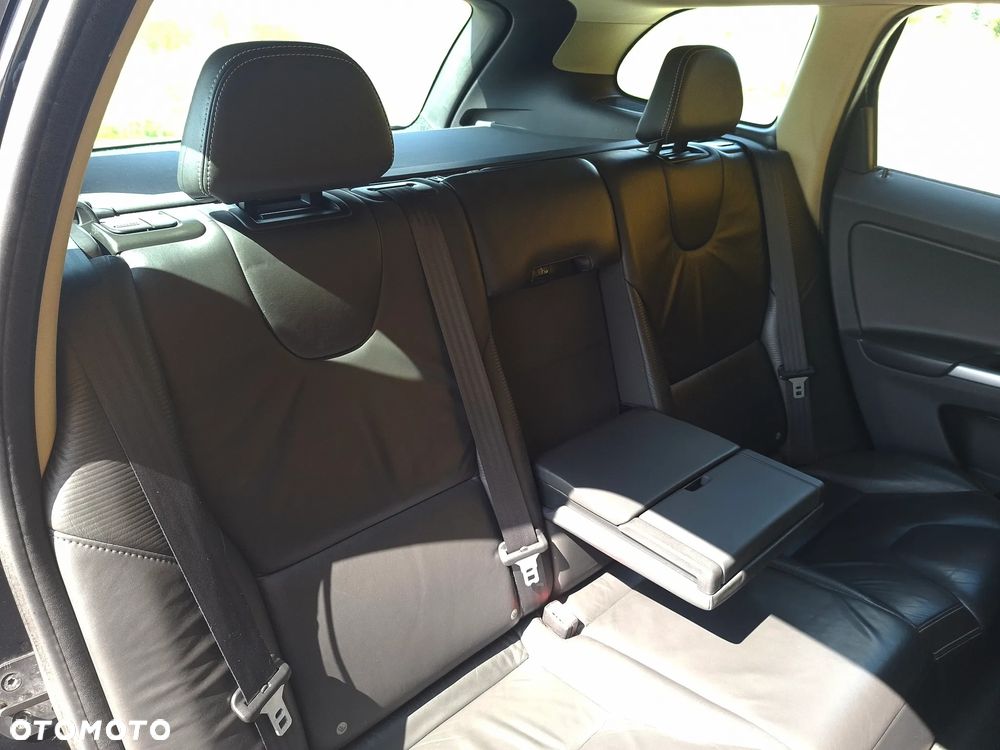 Volvo XC 60 D4 RDesign - 19