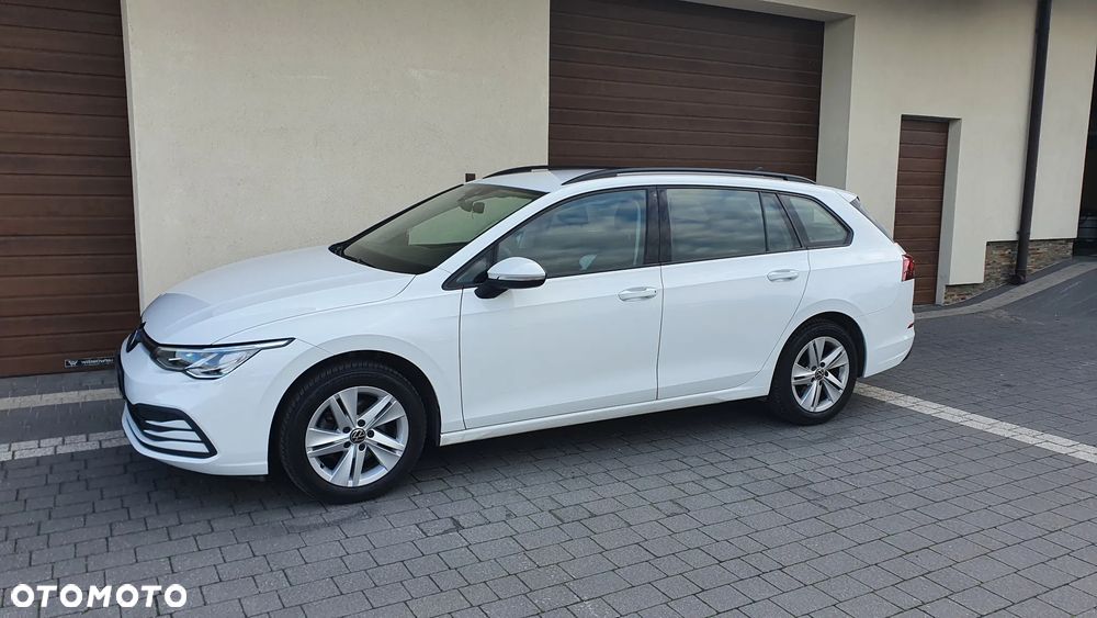 Volkswagen Golf - 1