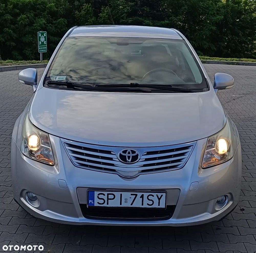 Toyota Avensis 2.0 D-4D Luna - 2