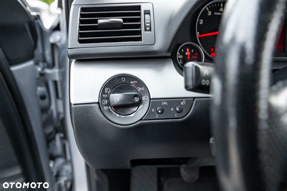 Audi A4 Avant 1.8 T quattro - 28