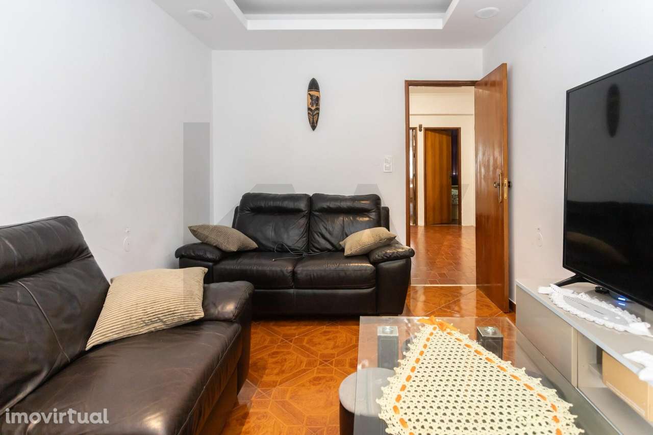 T2 com Arrecadação na Arrentela – Conforto, Luz e Localização Estraté - Grande imagem: 5/29