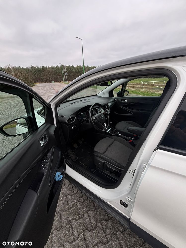 Opel Crossland X 1.2 T Design Line S&S - 9