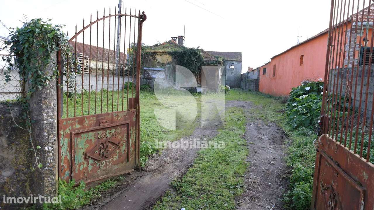 Moradia térrea T3, terreno com poço e dependências - Grande imagem: 2/22