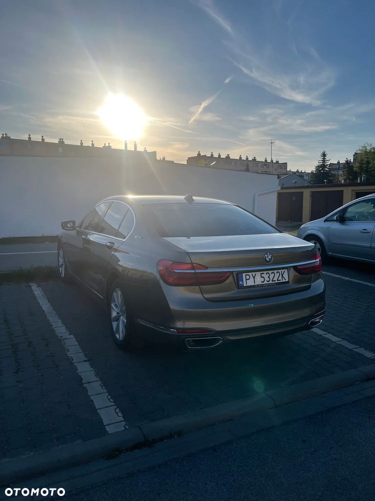 BMW Seria 7 740e iPerformance - 4
