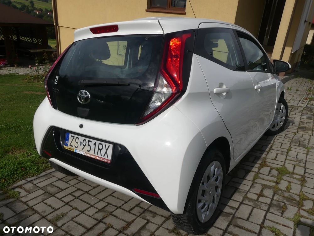 Toyota Aygo x-play - 13