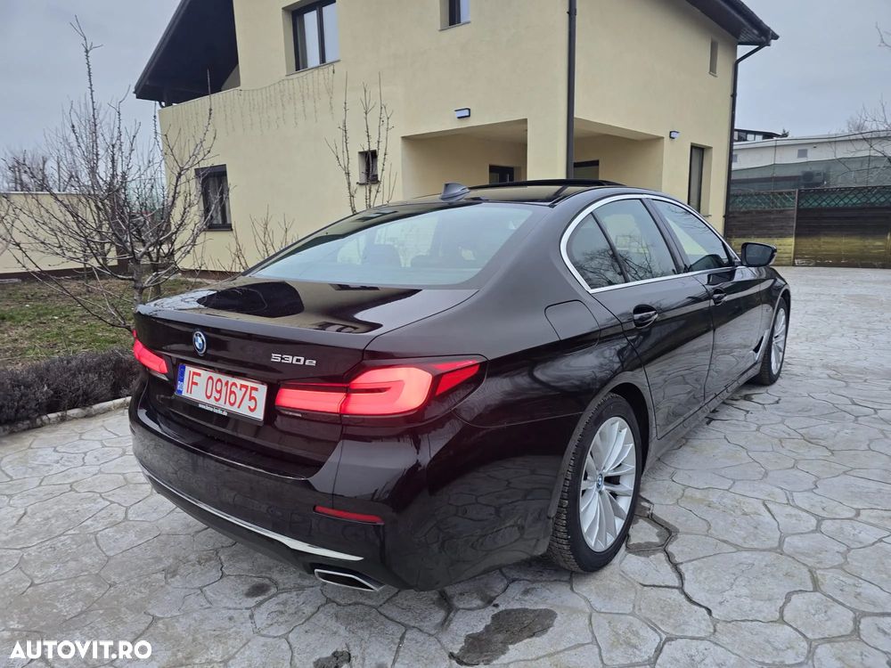 BMW Seria 5 530e Aut. Luxury Line - 9
