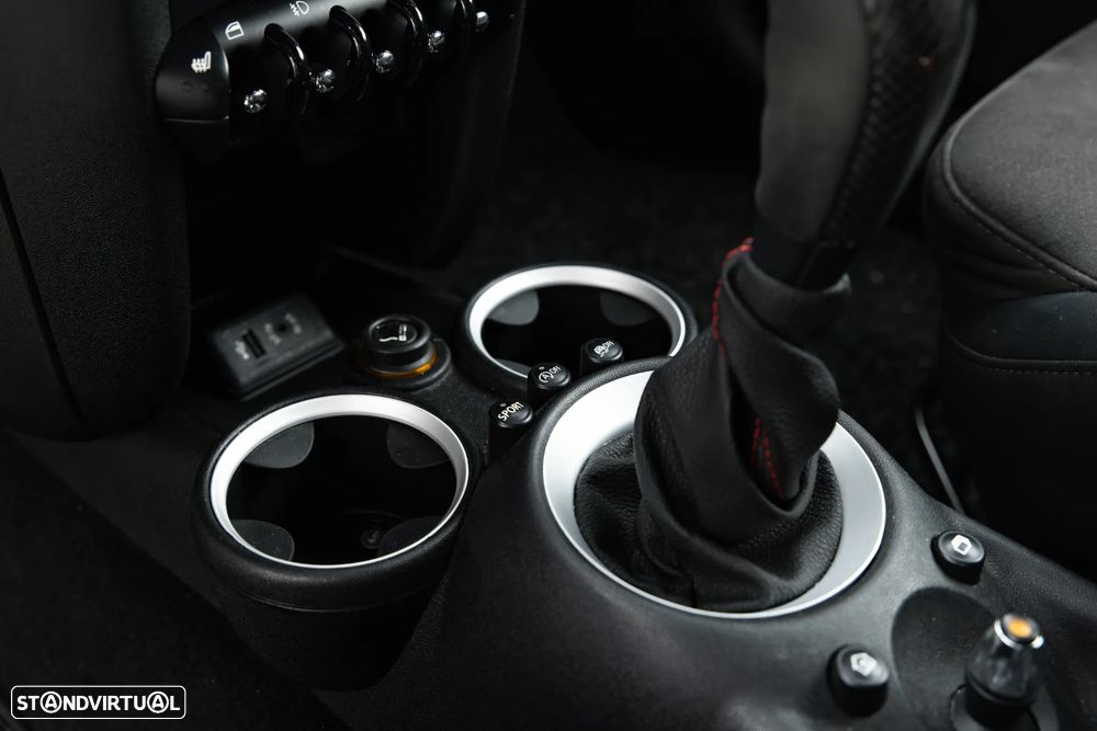 MINI 3 Portas John Cooper Works - 33