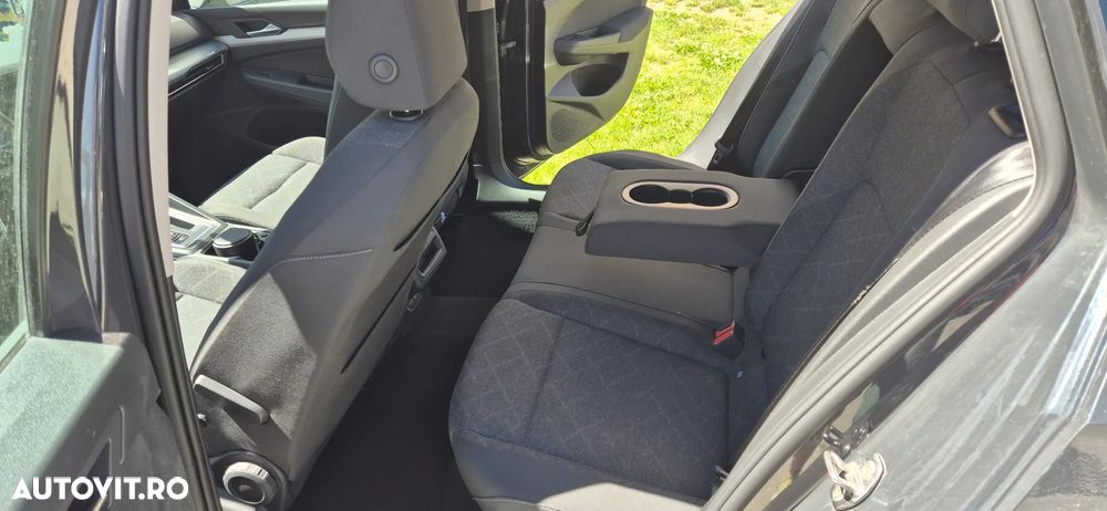 Volkswagen Golf 1.5 eTSI ACT DSG MHEV Life - 8