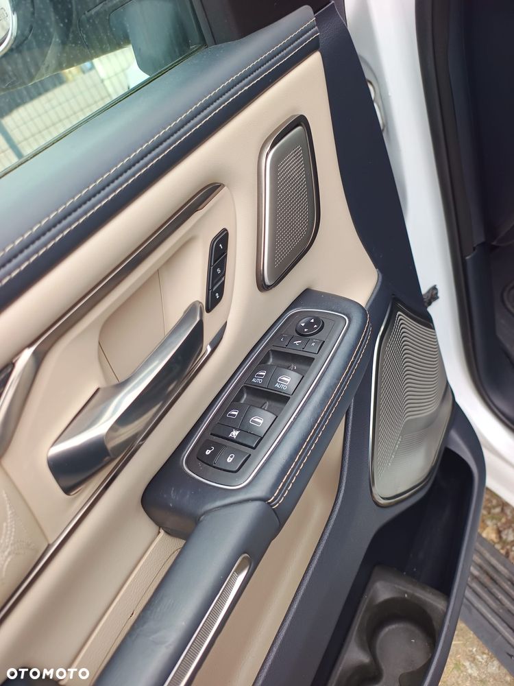 Dodge RAM 5.7 4x4 - 20