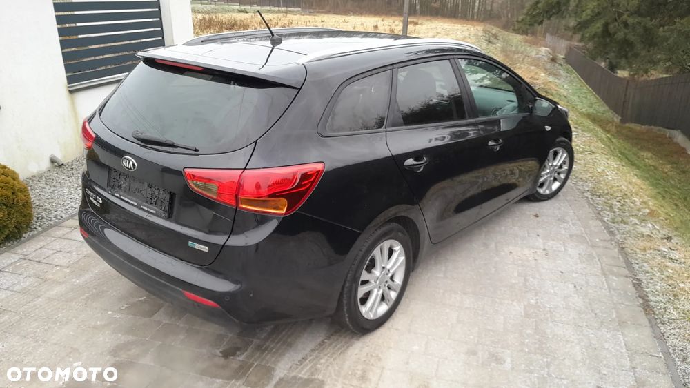 Kia Ceed - 16