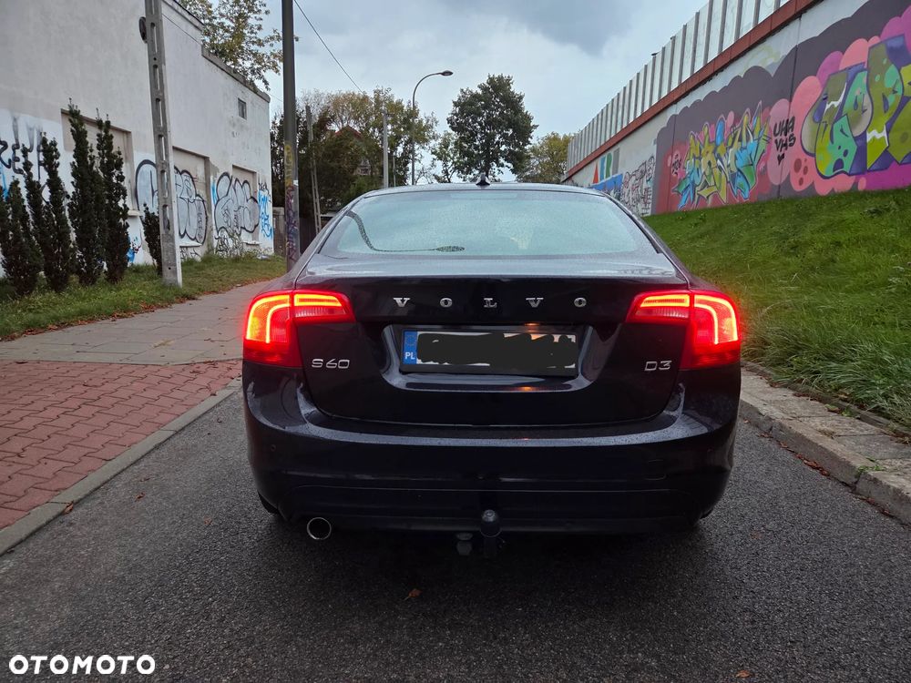 Volvo S60 D3 Drive-E Momentum - 4