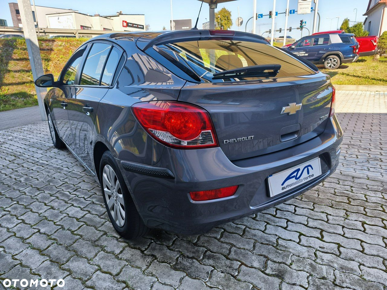 Chevrolet Cruze 1.6 LS+ - 4