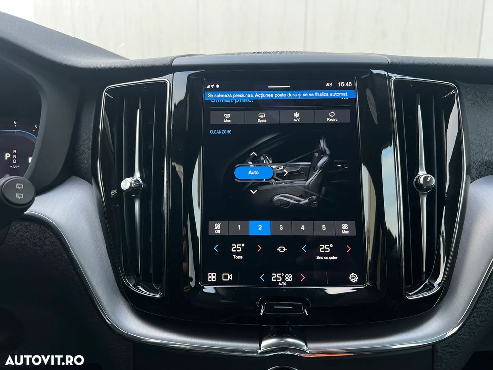 Volvo XC 60 B4 D AWD Geartronic Momentum Pro - 13