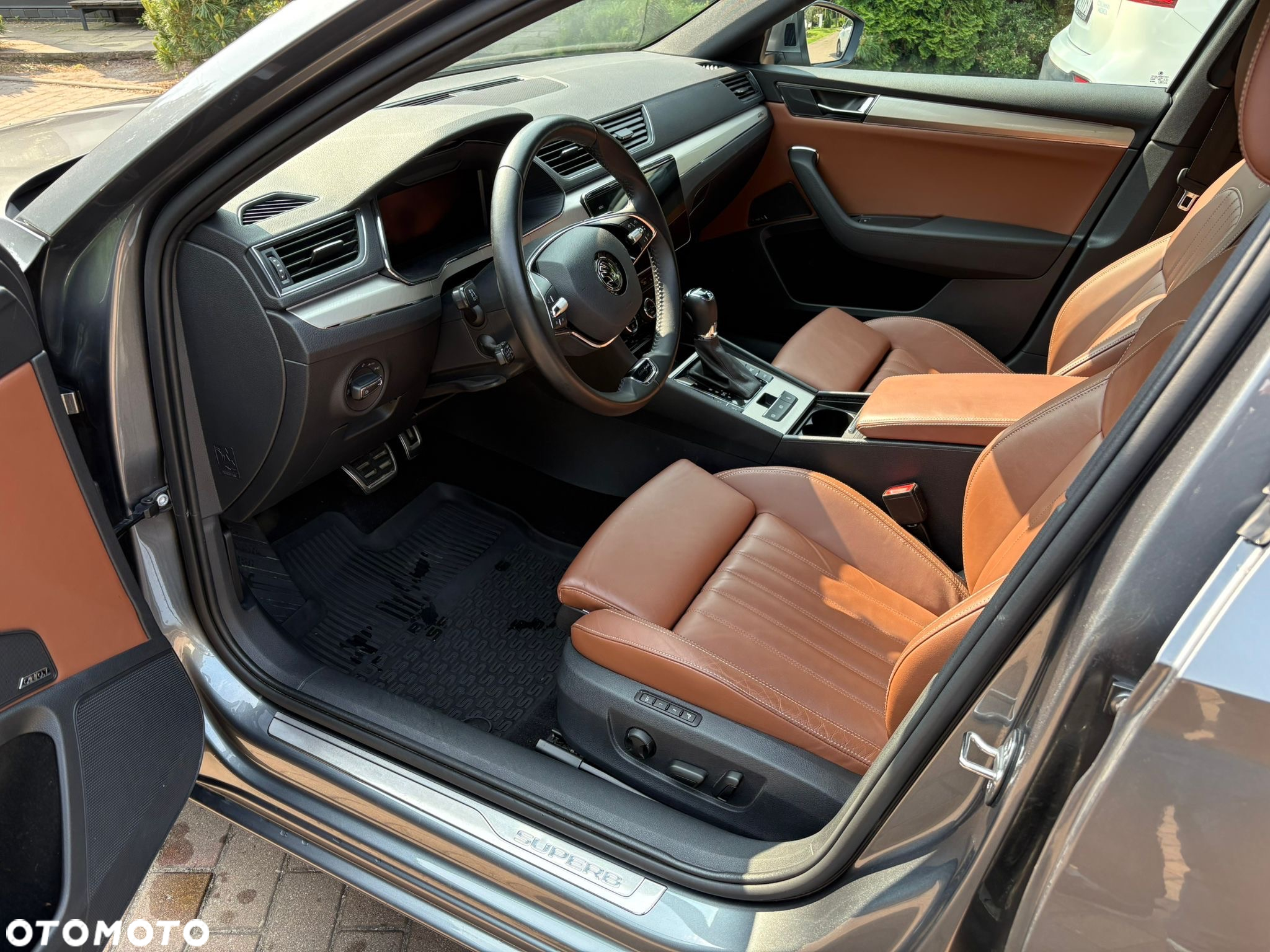 Skoda Superb 2.0 TDI SCR 4x4 L&K DSG - 23