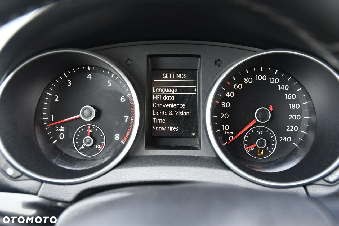Volkswagen Golf - 32