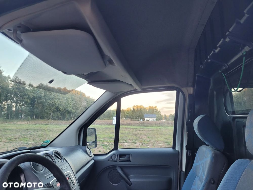 Ford Transit Connect - 19