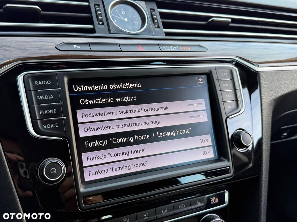 Volkswagen Passat - 30