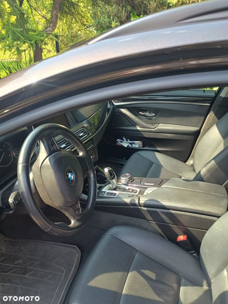 BMW Seria 5 518d - 26
