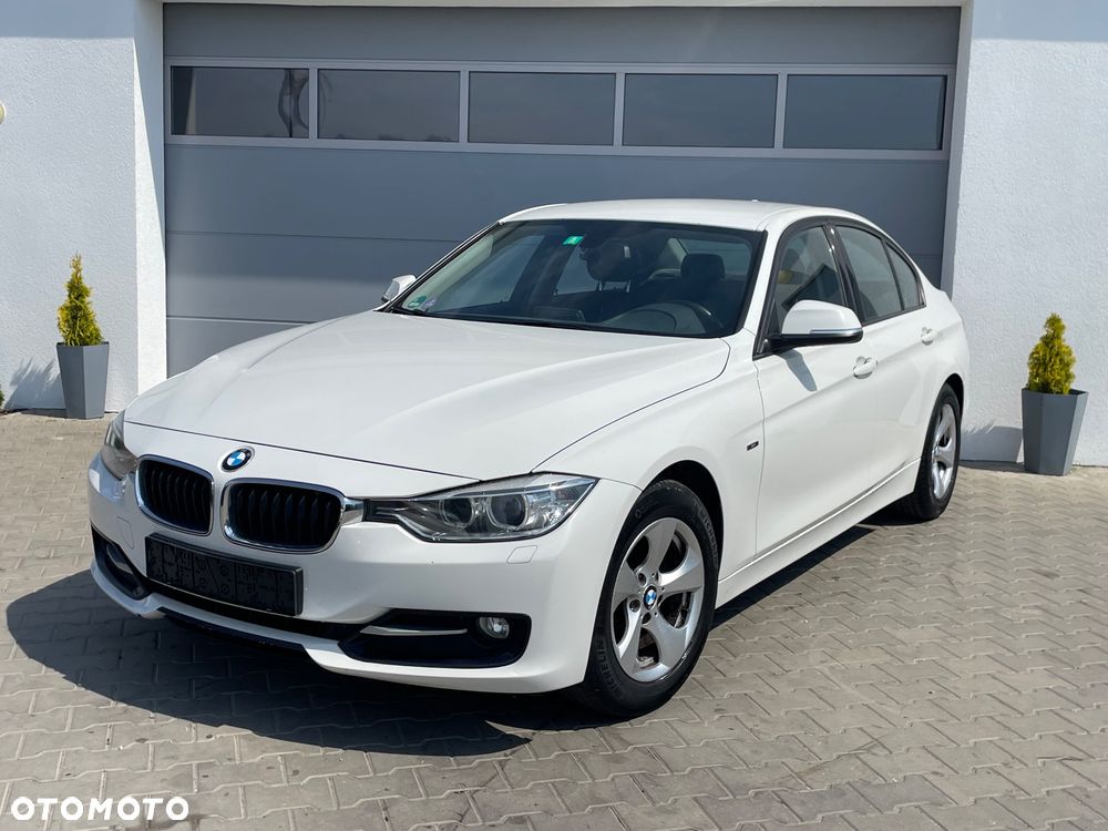 BMW Seria 3 320i Sport Line - 1