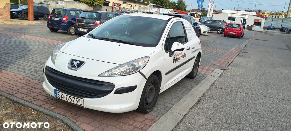 Peugeot 207 - 1