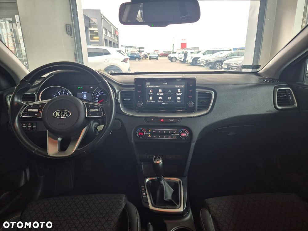 Kia Ceed 1.5 T-GDI M - 23
