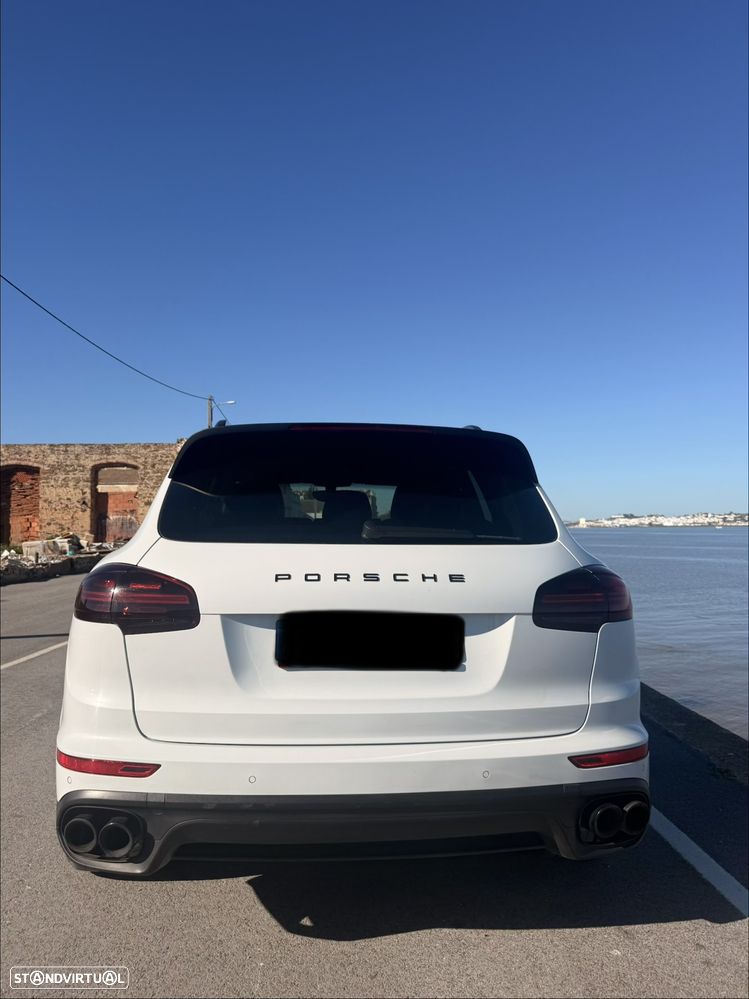 Porsche Cayenne - 4