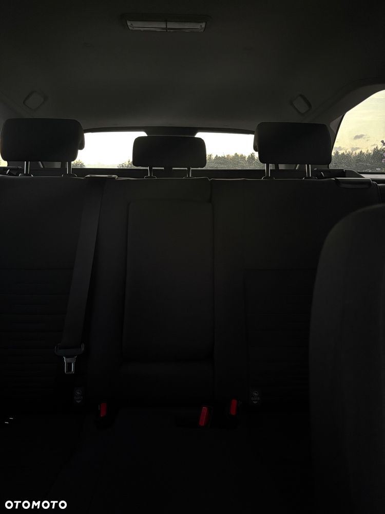 Toyota Auris 1.6 D-4D Executive - 12