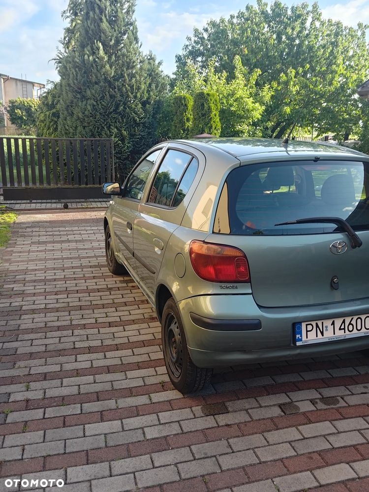Toyota Yaris 1.0 Base - 17