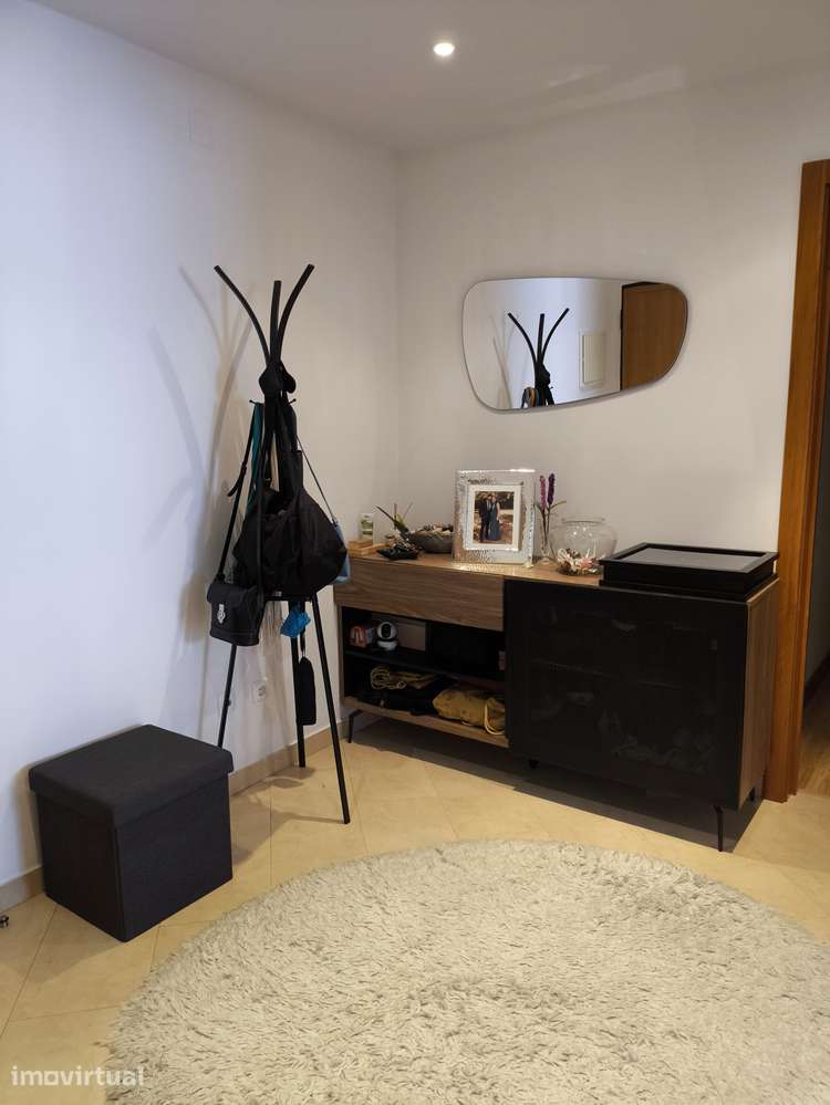 Apartamento T3 renovado na Venda do Pinheiro! - Grande imagem: 2/28