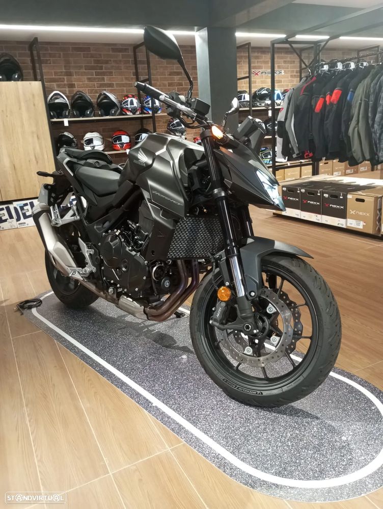 Honda CB 750 HORNET - 9