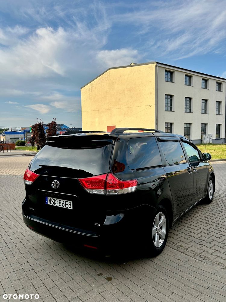 Toyota Sienna 3.5 V6 - 4