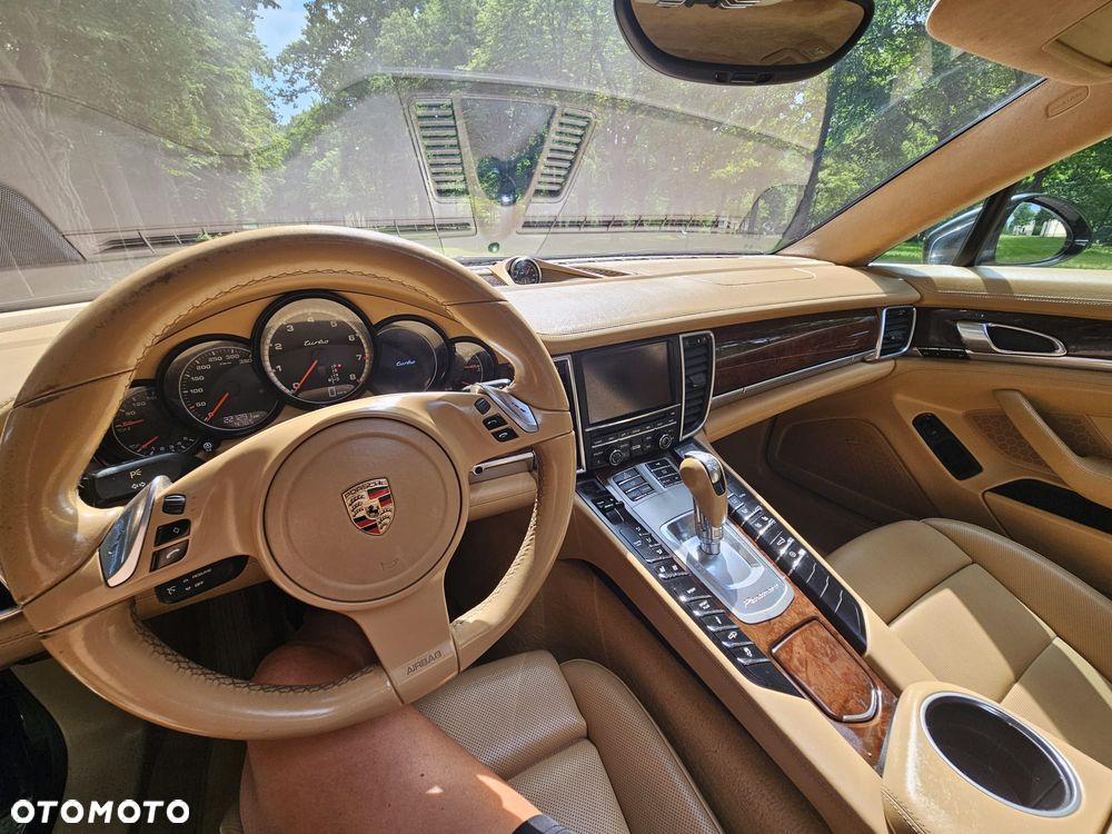 Porsche Panamera Turbo - 22