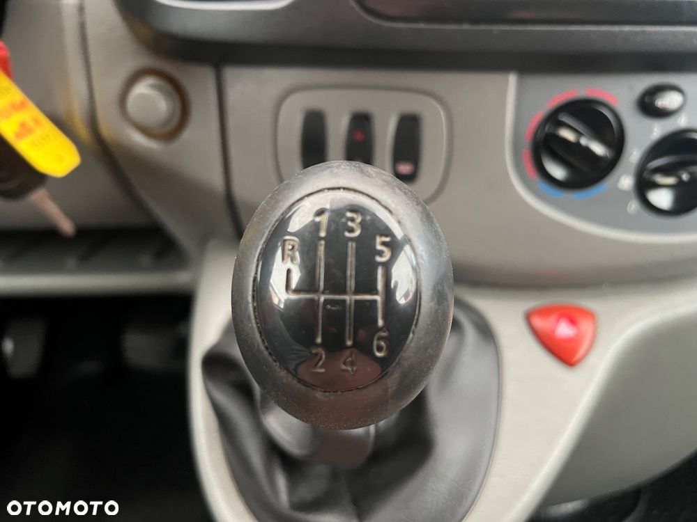 Renault Trafic - 34