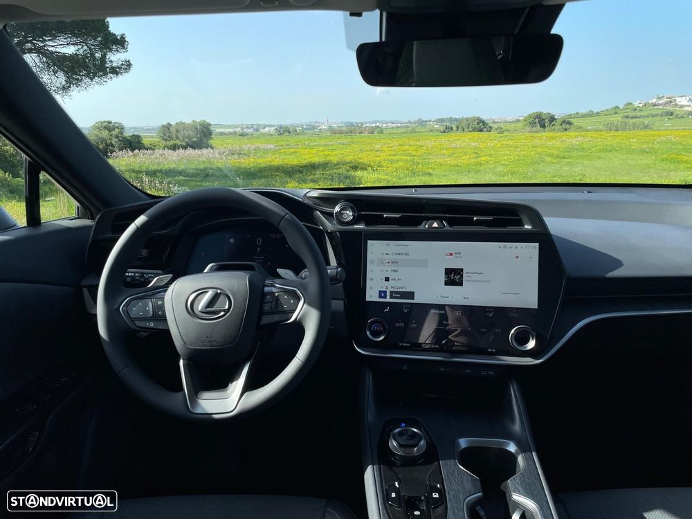 Lexus RZ 300e Premium - 9