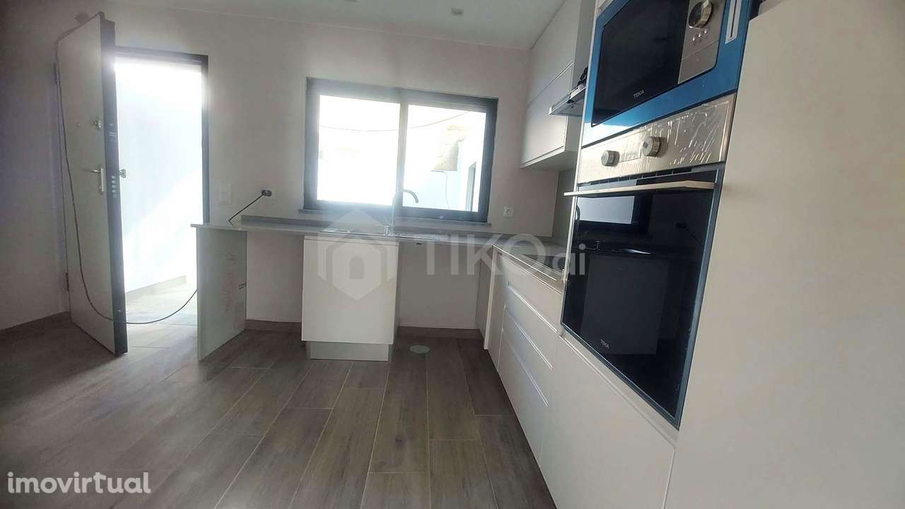 Moradia Geminada T3 Nova com Terraço, Garagem e Eficiência A+ na Quint - Grande imagem: 4/22