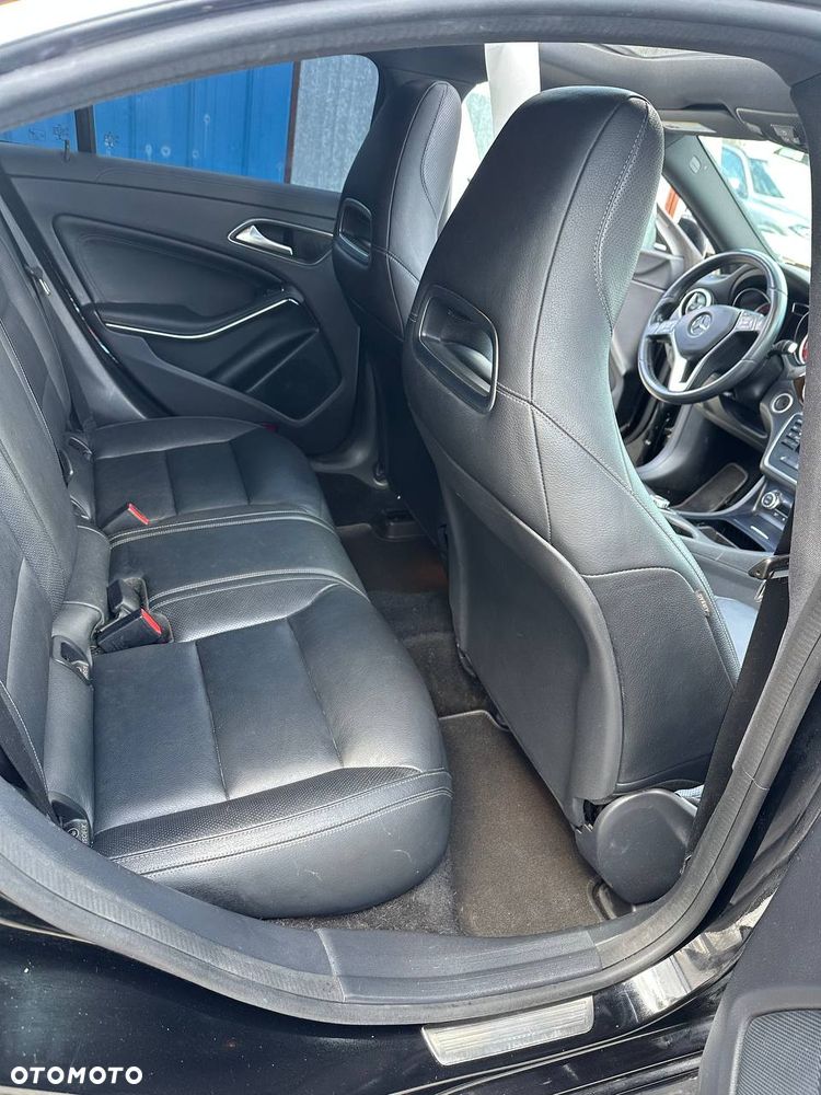 Mercedes-Benz CLA 250 7G-DCT AMG Line - 12