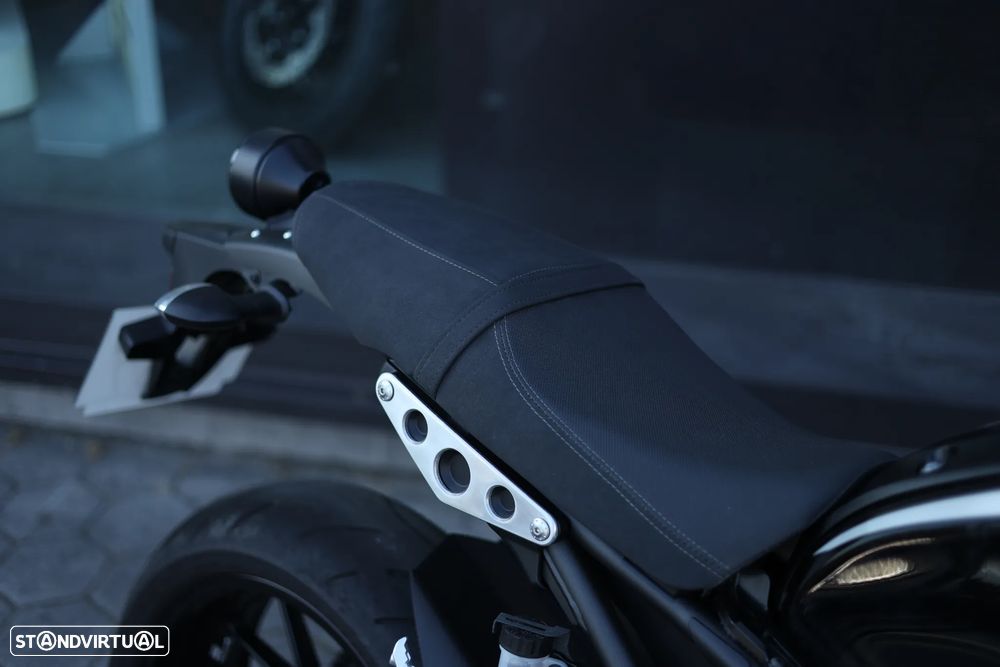 Yamaha XSR 900 - 12