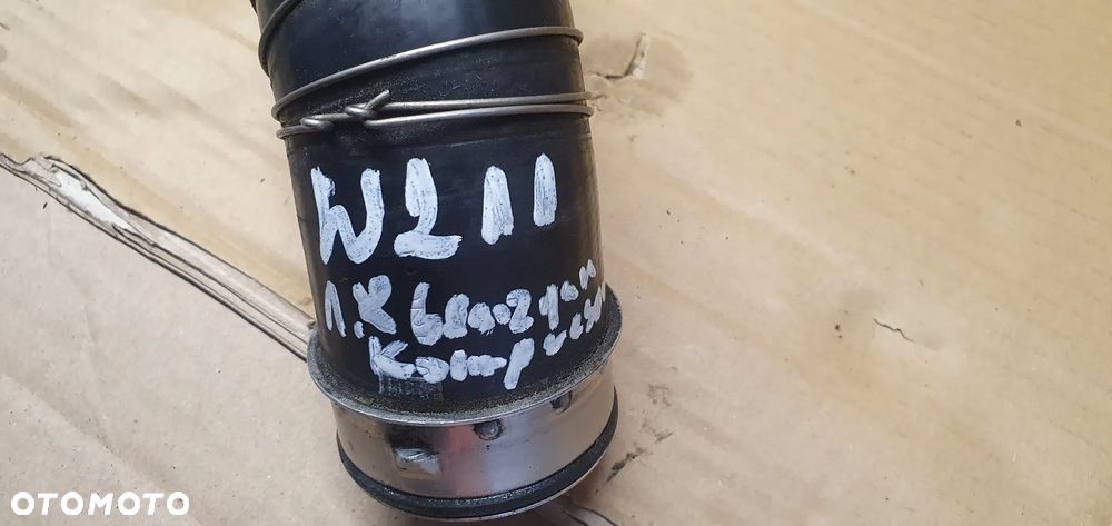 Przewód wąż rura intercoolera Mercedes E-Klasa W211 1.8 K A2115281882 - 9