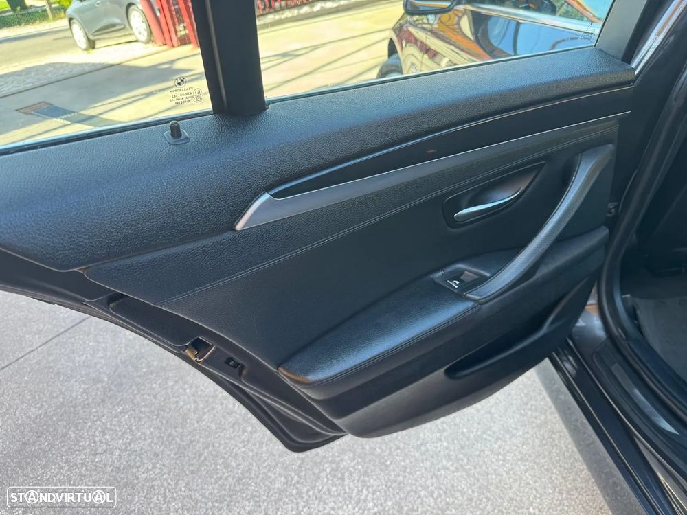 BMW 520 d Line Luxury - 13