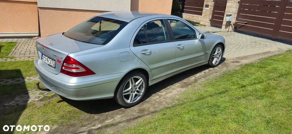 Mercedes-Benz Klasa C 180 Kompressor Sport Edition - 4