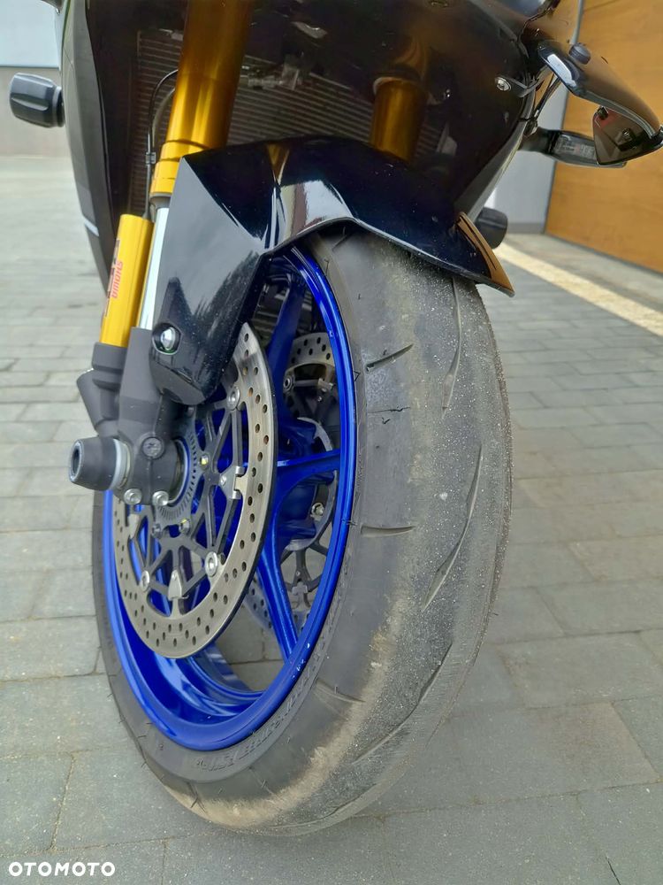 Suzuki GSX-R - 4