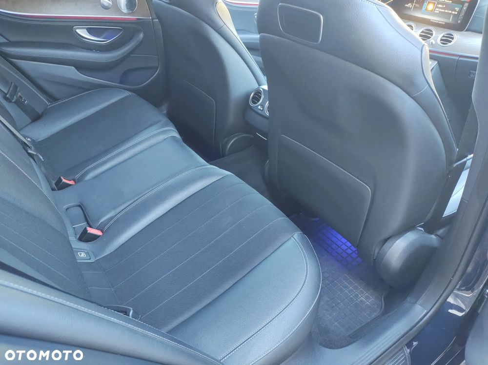 Mercedes-Benz Klasa E 220 d 4-Matic 9G-TRONIC - 13