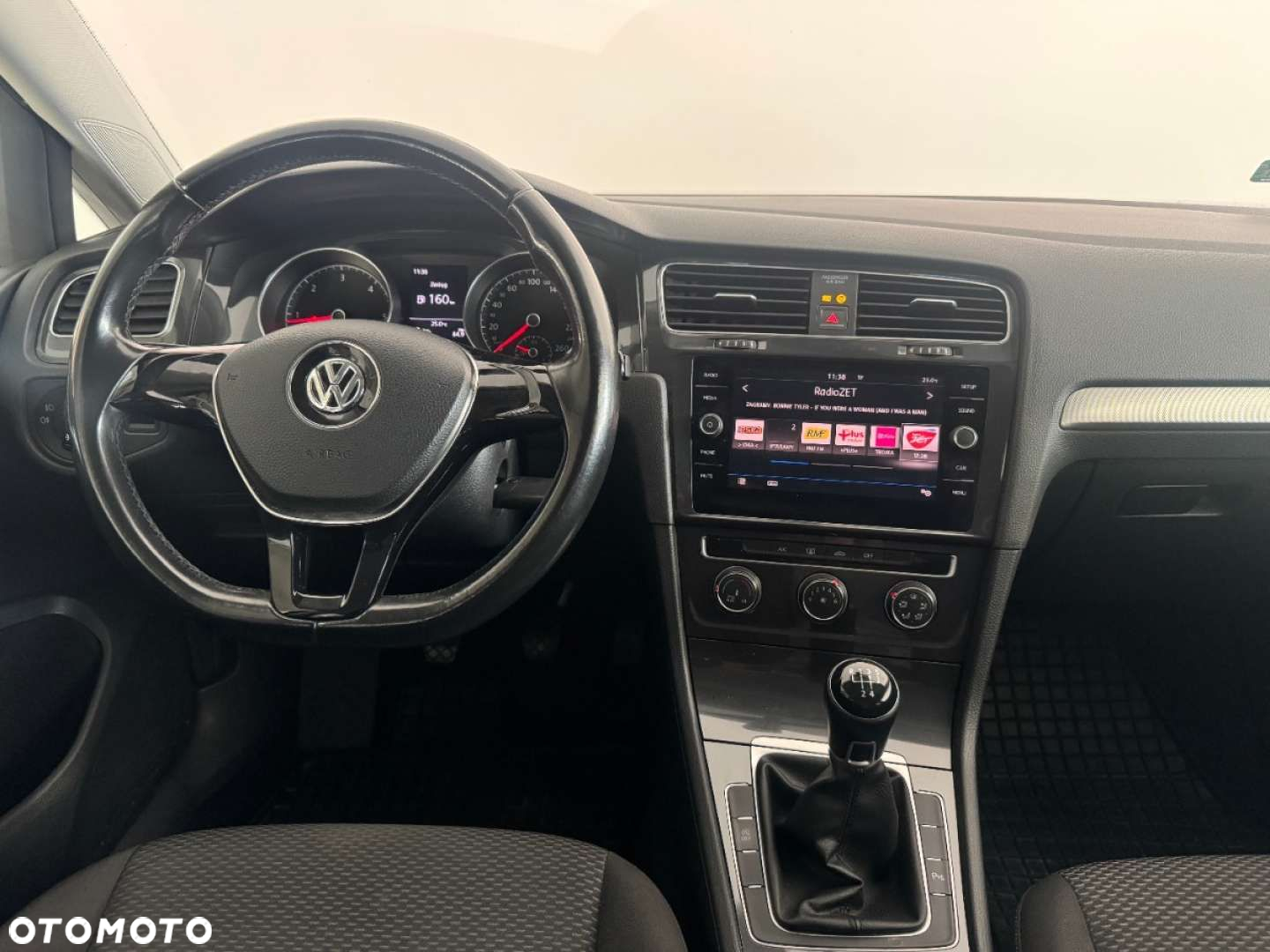 Volkswagen Golf - 6