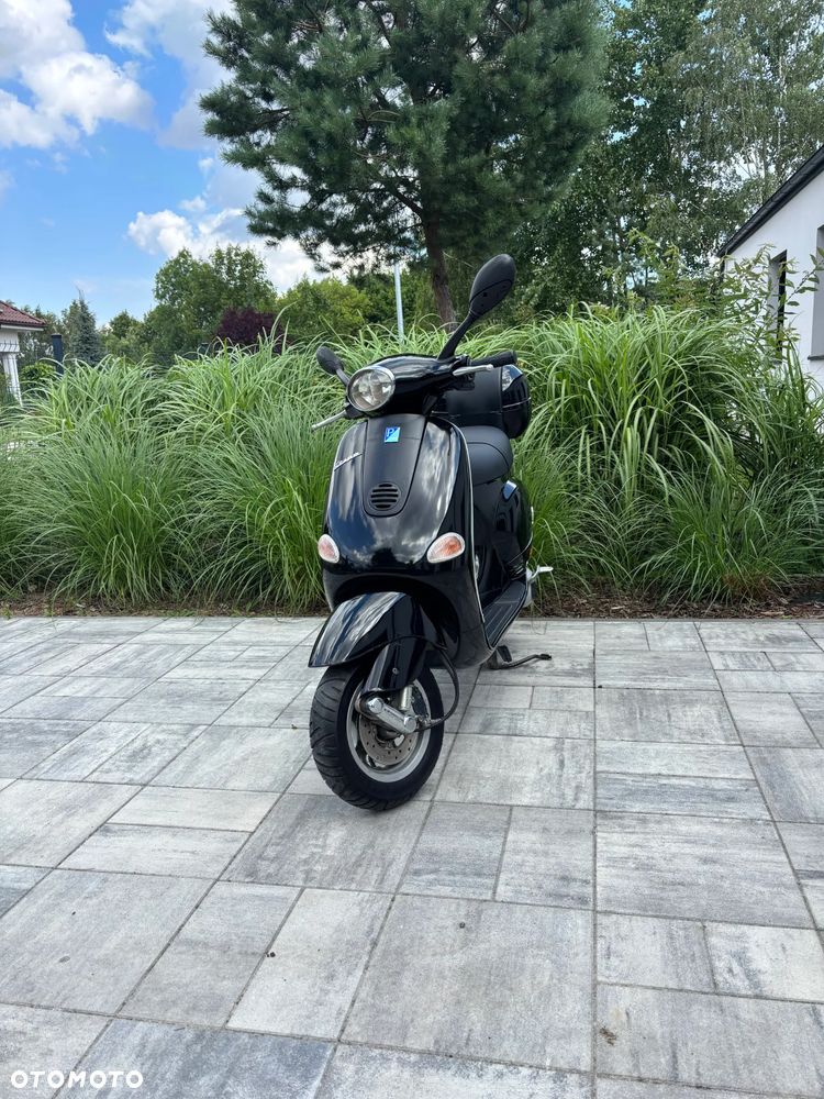 Piaggio Vespa - 2