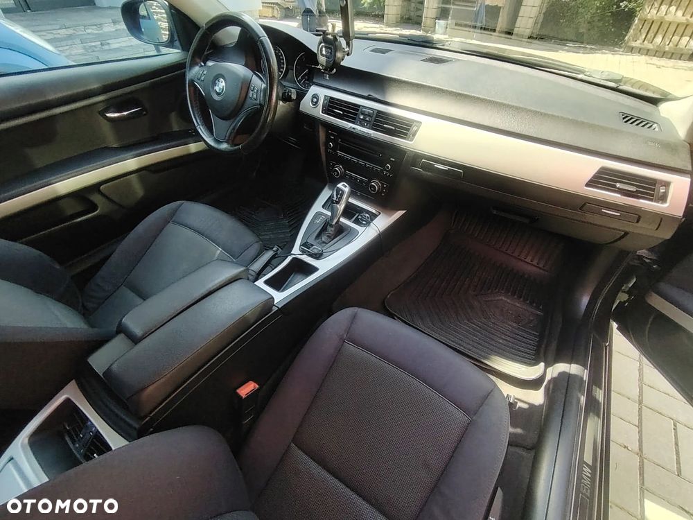 BMW Seria 3 320d xDrive M Sport Edition - 15