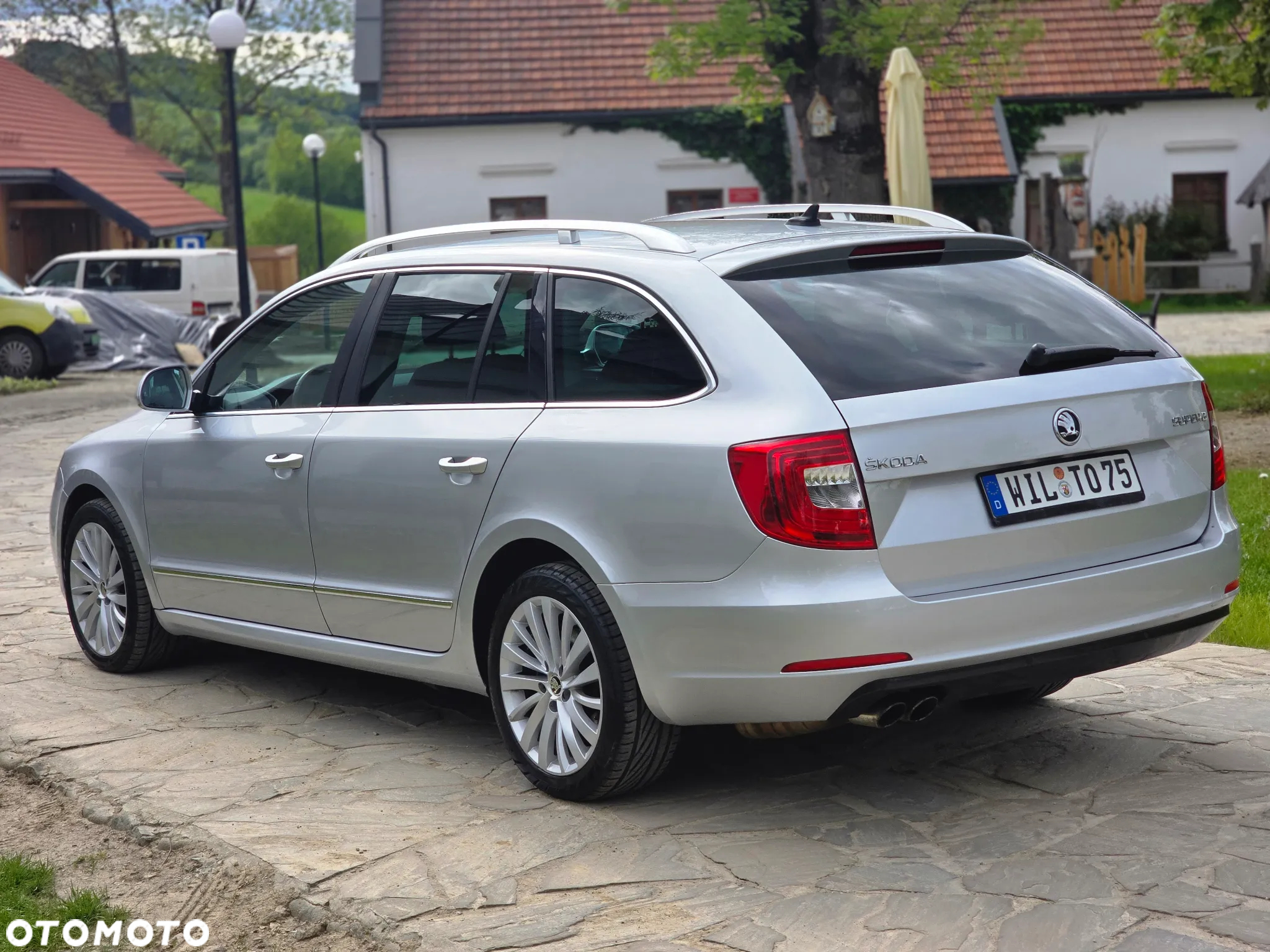 Skoda Superb 2.0 TDI Comfort DSG - 8