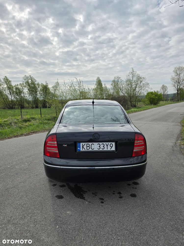 Skoda Superb 2.8 V6 Automatik Elegance - 20